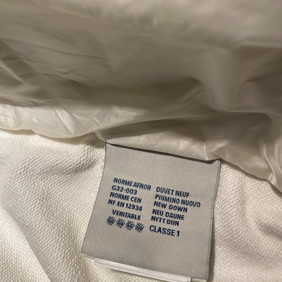 Authentic Moncler White Down Panel Vest - Picture 12 of 14